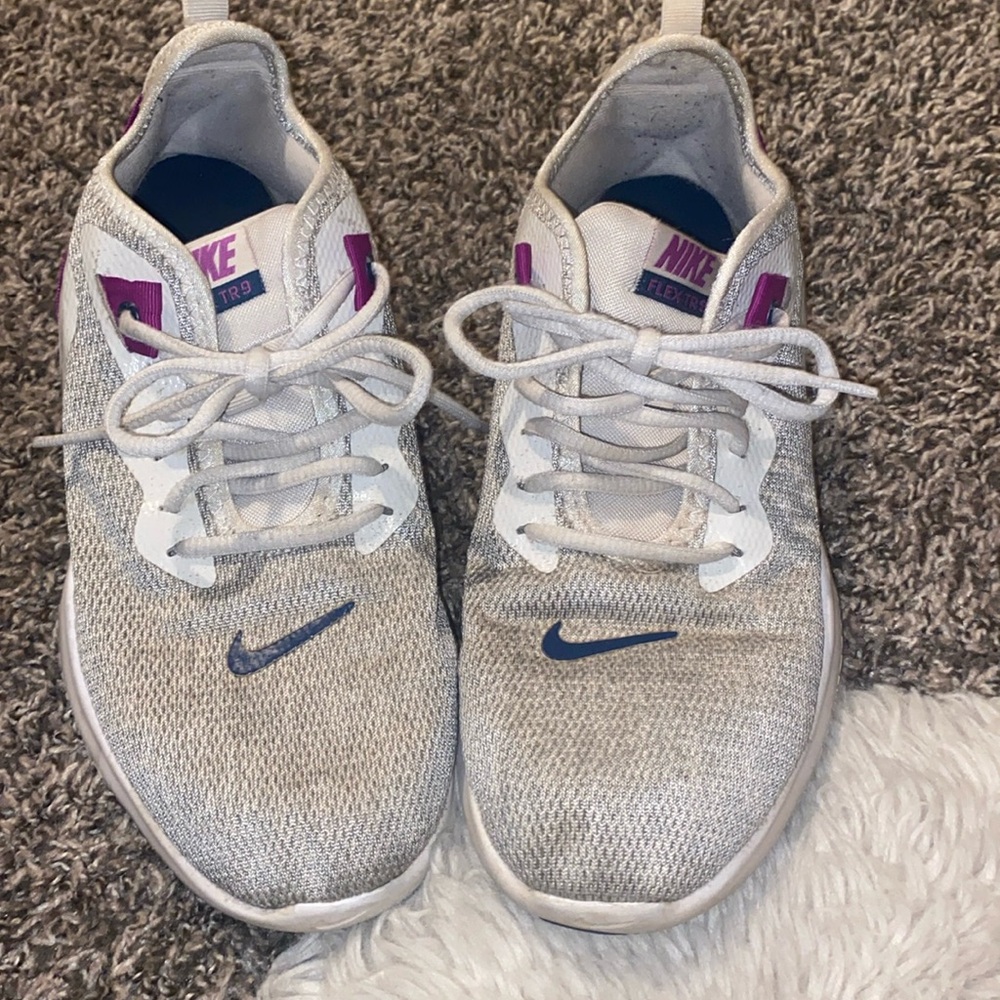 women’s size 8 nike shoes